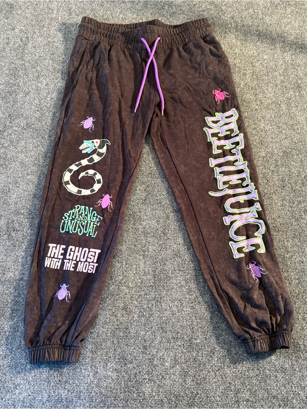 Beetlejuice Embroidered Leg Graphic Jogger Sweatpants Size M Black Wash Goth